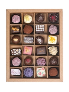 Dárková krabička s 24 kusy lanýžů a bonbonů